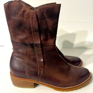 Antelope women’s boots size 36 size 6 like new color brown